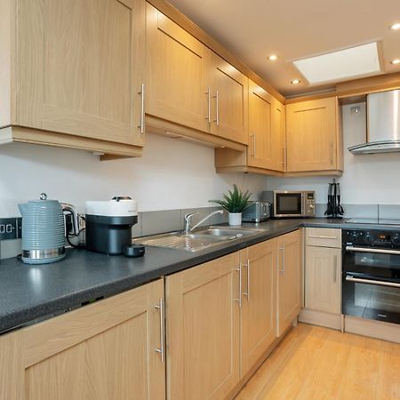 Starhost Residences - Central 3 Bed Apartment At Regents Court, Newbury Newbury  Exteriér fotografie