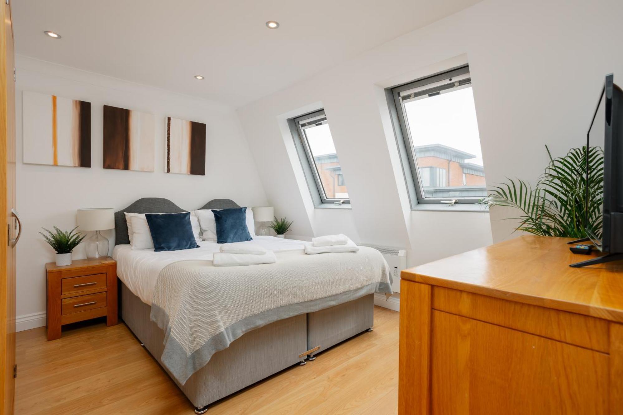 Starhost Residences - Central 3 Bed Apartment At Regents Court, Newbury Newbury  Exteriér fotografie