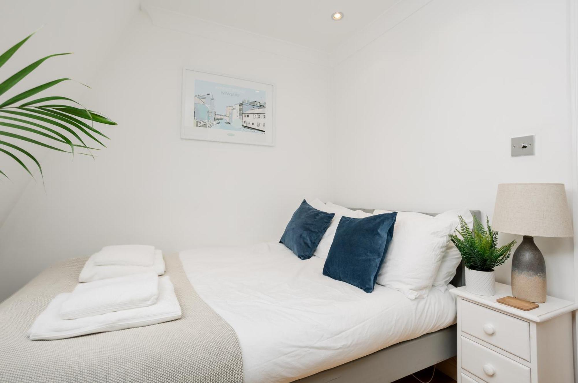 Starhost Residences - Central 3 Bed Apartment At Regents Court, Newbury Newbury  Exteriér fotografie